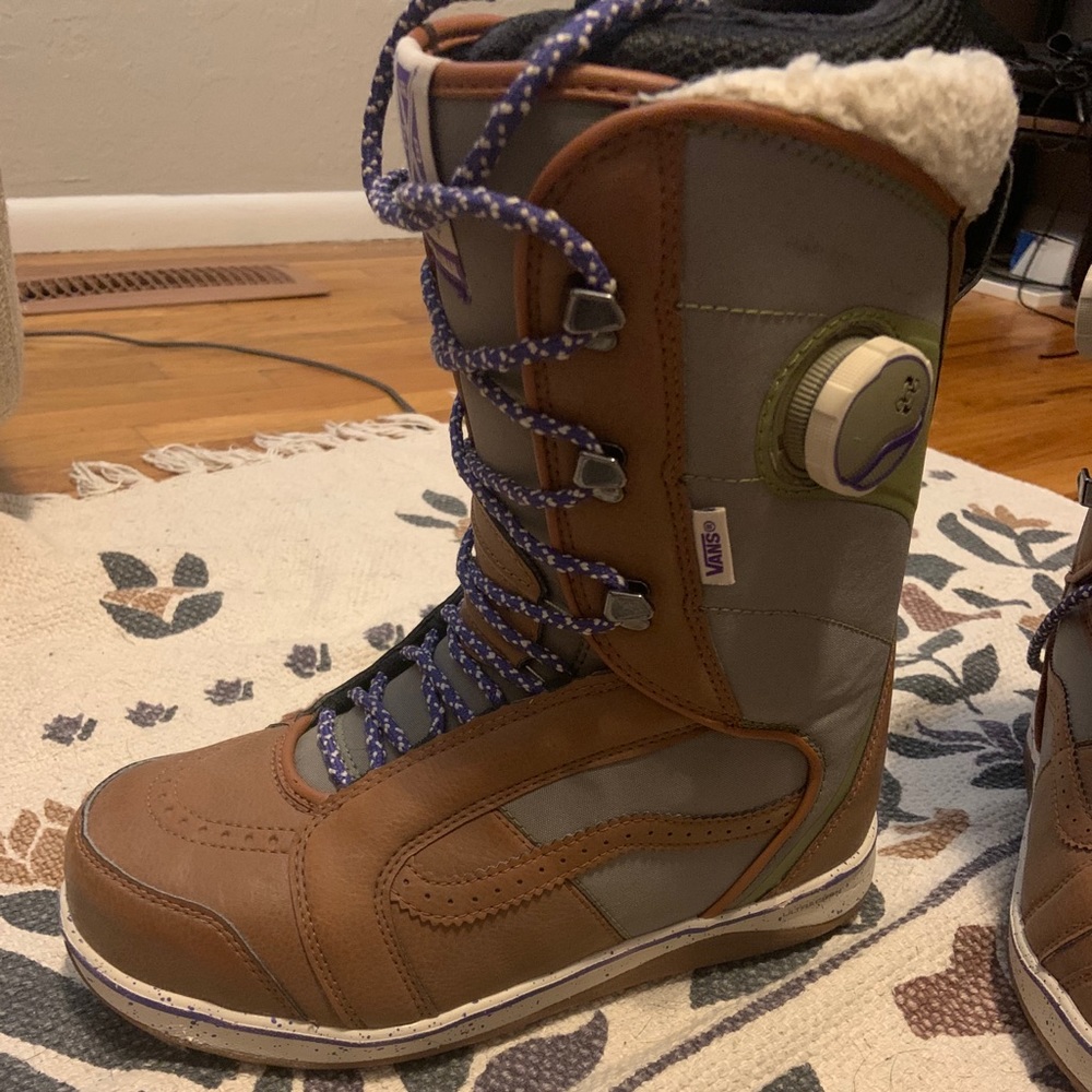 Women’s Vans Snowboarding Boots